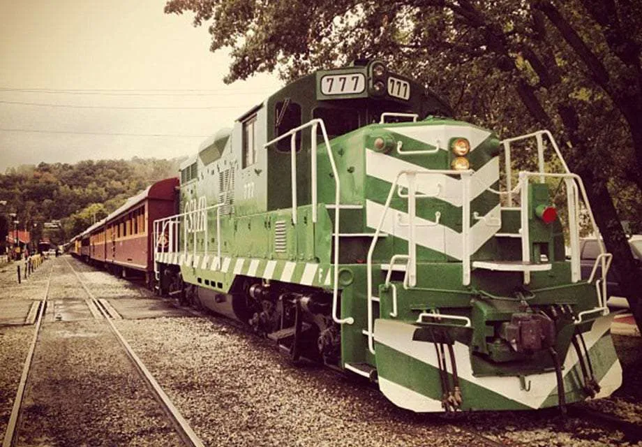 a green train engine